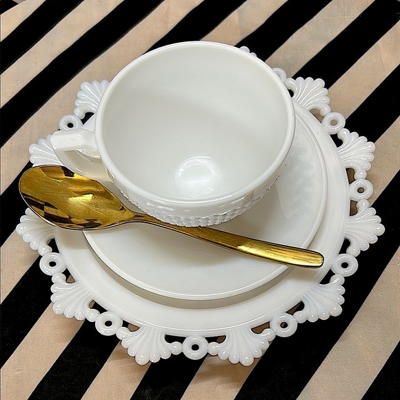 Milk Glass Cup, Saucer & Lace-Edged Bread Plate Trio – Romantic Textured Design - Picture 14 of 17